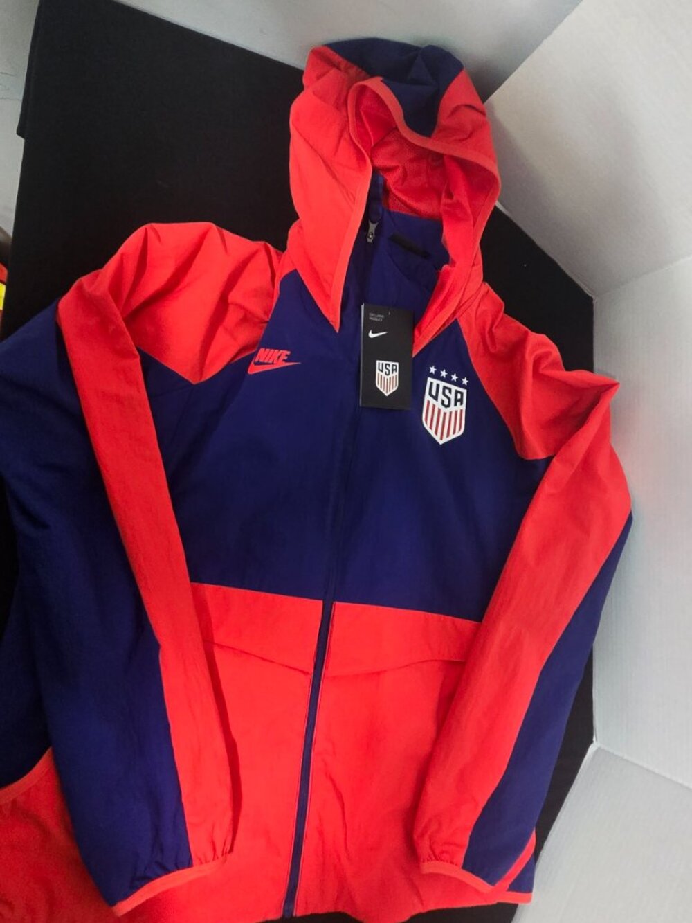 🏷️ Nike USA Soccer Windrunner Jacket Women's Medium NWT Full Zip Hooded Team US - Picture 3 of 10